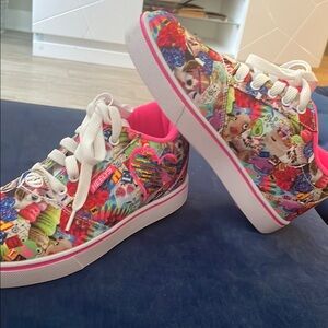 Heely’s Colorful Graphic Sneakers
